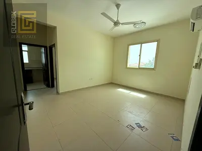 للإيجار السنوي شقة غرفة وصالة في الروضة 3 على شارع الشيخ عمار | حمام واحد | موقع استراتيجي قريب من مخرج دبي والمدارس وجميع الخدمات