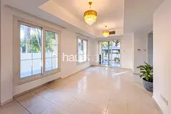 Corner Plot 4E | Well Maintained | Single Row