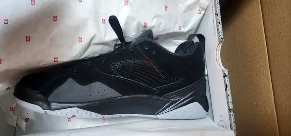 For Sale: Air Jordan MVP 92
✅ 100% Authentic
✅ Excellent Condition
✅ Size: 9.5 US