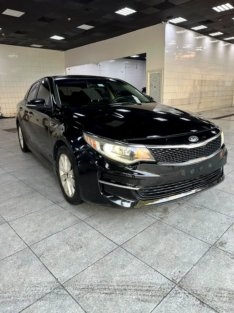 Kia Optima 2016 — photo 1 of 14