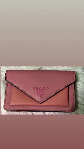 محفظة برادا أصلية (Prada) - حالة جيدة