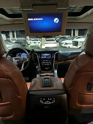 2016 Cadillac ESCALADE 缩略图 9