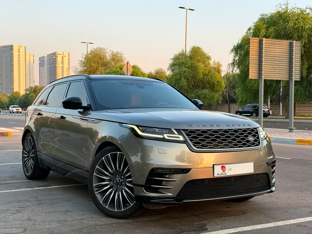 Land Rover Range Rover Velar 2018 — photo 1 of 20