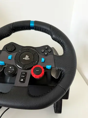 LOGITECH G29 Steering wheel and pedals full combo barley used out of box