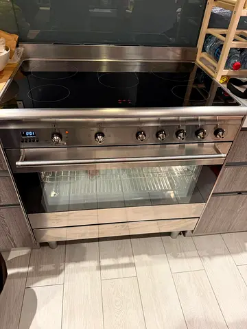 Smeg 90cm Full Electric Cooker with Ceramic Hob  Thermo-Ventilated Oven  Stainless Steel