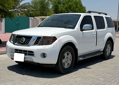 Gulf Specs Nissan Pathfiner 2011 V6 7-Seater in Good Condition