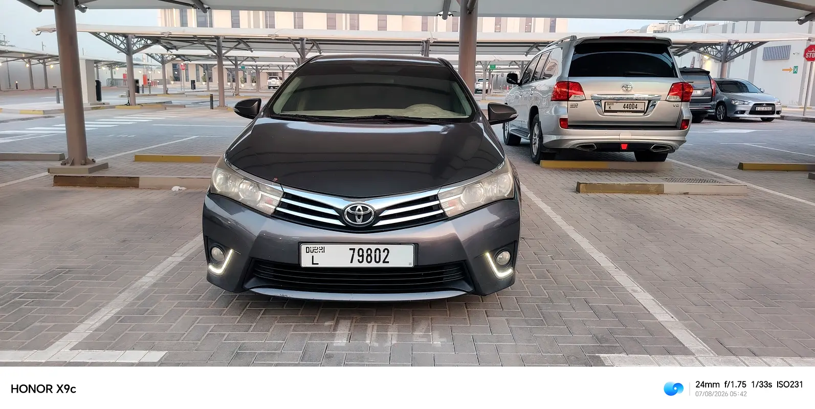 Toyota Corolla 2015 — photo 1 of 17