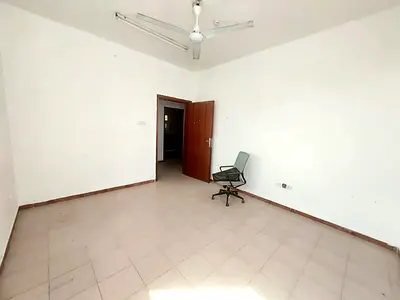 Spacious 2 BHK with balcony for rent