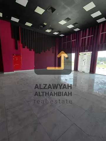 🏢 Commercial Showroom for Rent in Industrial Area 18 – Sharjah | Prime Location on Main Road ✨