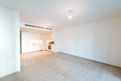 DUBAI SKYLINE VIEW | SEMI FURNISHED | MID-FLOOR