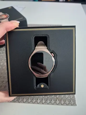 Female Huawei watch 5