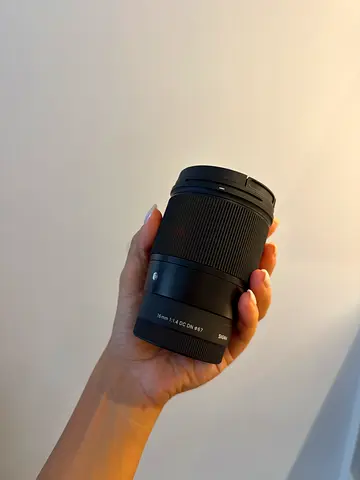 Sigma 16mm F1.4 (Sony E mount) - Excellent condition