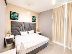 NO COMMISSION, Dubai Marina Luxury master bedroom with balcony, near tram station
