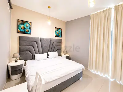 NO COMMISSION, Dubai Marina Luxury master bedroom with balcony, near tram station