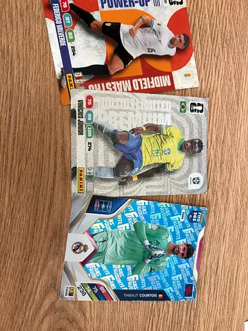 Panini FIFA trading cards - Vinicius Jr, Federico Valverde + Courtois (3 cards)