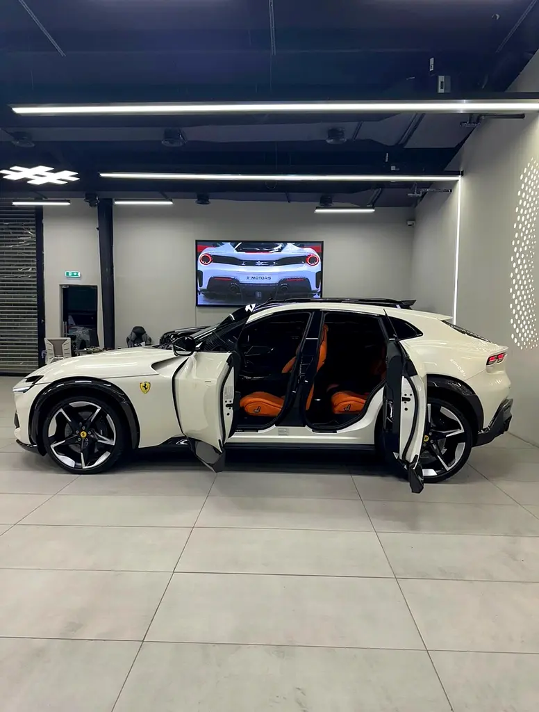 Ferrari Purosangue 2024