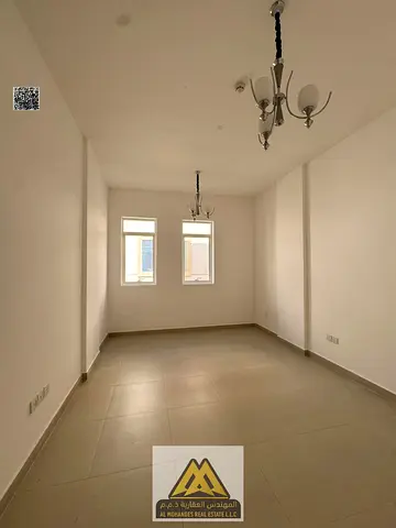 للإيجار شقة جديدة قرية الأميرة الياسمين عجمان، غرف وصالة، ماستر، 2 حمام، خزائن حائط، تكييف مركزي، 32 ألف، 4 دفعات.