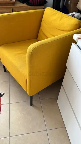 One chair in good condition