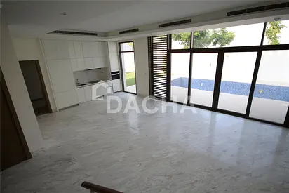 Contemporary Home | Vacant | Walk to Lagoon