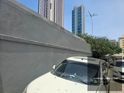 بيت عربي للبيع في الرميلة عجمان بمساحة أرض 3100 قدم مربع، يتكون من 5 غرف و3 حمامات ومطبخ، مؤجر حالياً بعائد سنوي 80 ألف درهم فرصة استثمارية مميزة.
