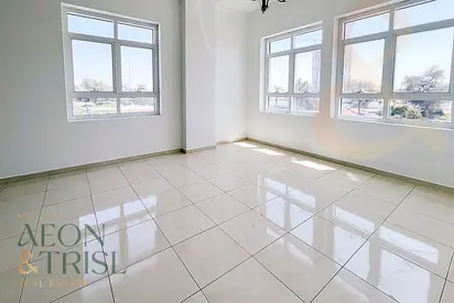 Corner Unit | Large Layout | Multiple Cheques