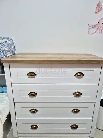White Wooden Chest of Drawers Excellent condition