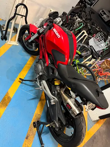 Ducati Monster 696