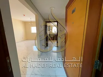 ثاني ساكن – غرفتا نوم ماستر – غرفة غسيل – بلكونة بإطلالة مفتوحة – موزّع للخصوصية – تكييف وغاز مركزي .