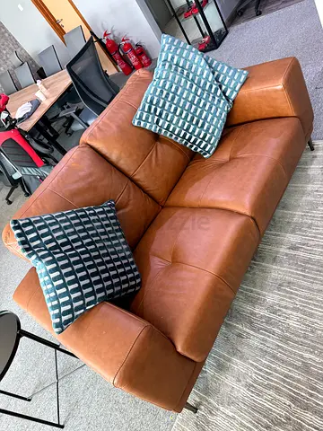 Modern Leather 2-Seater Sofa – Cognac Tan – Excellent Condition