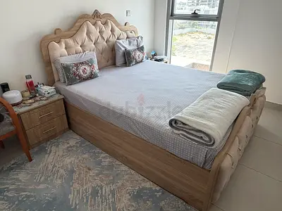 Queen Bed with Nightstands