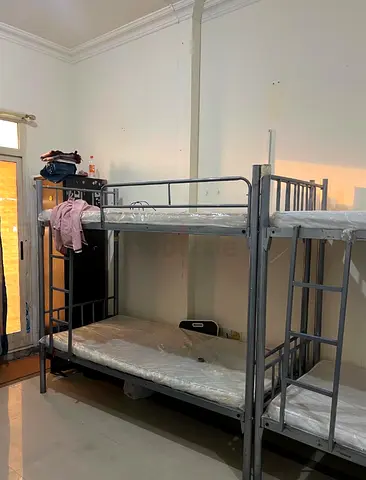 Bed space Dafza Metro station for indian