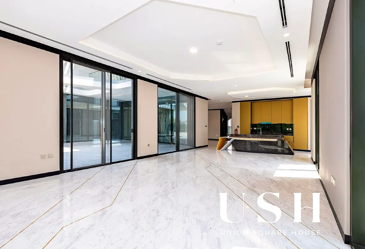 Majestic vista |Golf Course View| Basement parking