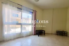 Kitchen Appliances| Opposite to Park| No Balcony