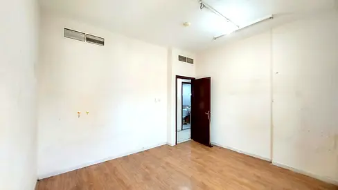 Spacious 1bhk central ac central gas family building in al guwair
