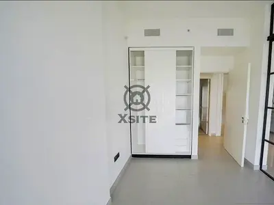 Bright 1 BR | Well Maintained | High Floor