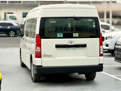 2025 Toyota HIACE — фото 4