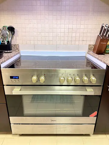 Stainless Steel Built-in Electric Oven (Great Working Condition)