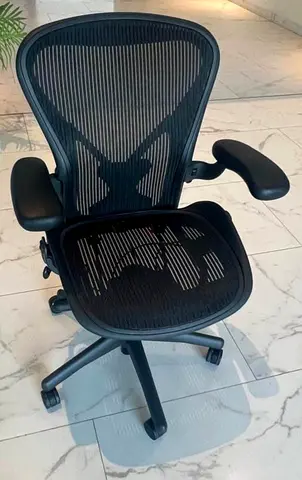 Selling Herman Miller Aeron Office Chair Type B Fully Loaded av