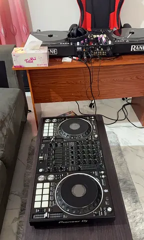 Pioneer DJ Srt1000 Controller (4-deck) with Mixer — excellent working