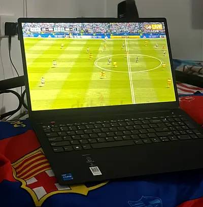 Laptop for sale - working, used, plays videos fine/