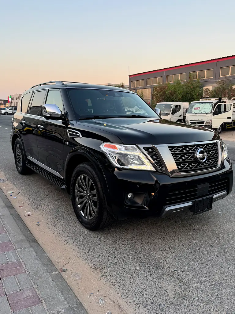 Nissan Armada 2018 — photo 1 of 20