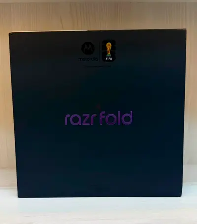 Moto Razr Fold 5G 16+16 Ram 512GB Storage