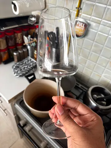 2x Wine glasses (Read the description)