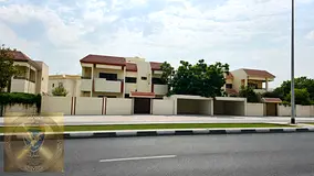 Four bedroom villa for annual rent in Sharqan 5 bathrooms Spacious layout Modern finishing Separate