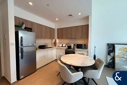 Spacious open plan | Large Terrace | bright