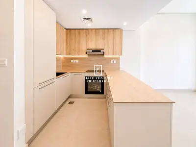 READY TO MOVE IN | PRIME LOCATION | SPACIOUS