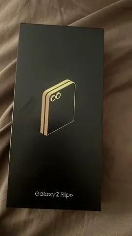 Samsung Galaxy Z Flip6 (boxed) - Foldable phone, Very good condition