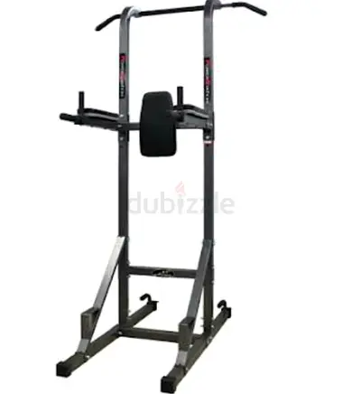 Pull up bar and vertical knee raise