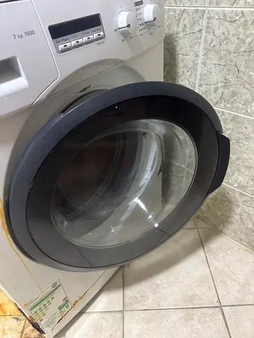 Front-load washing machine - working condition
