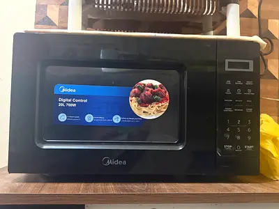 Midea 20L Digital Microwave 700W - Good Working Condition